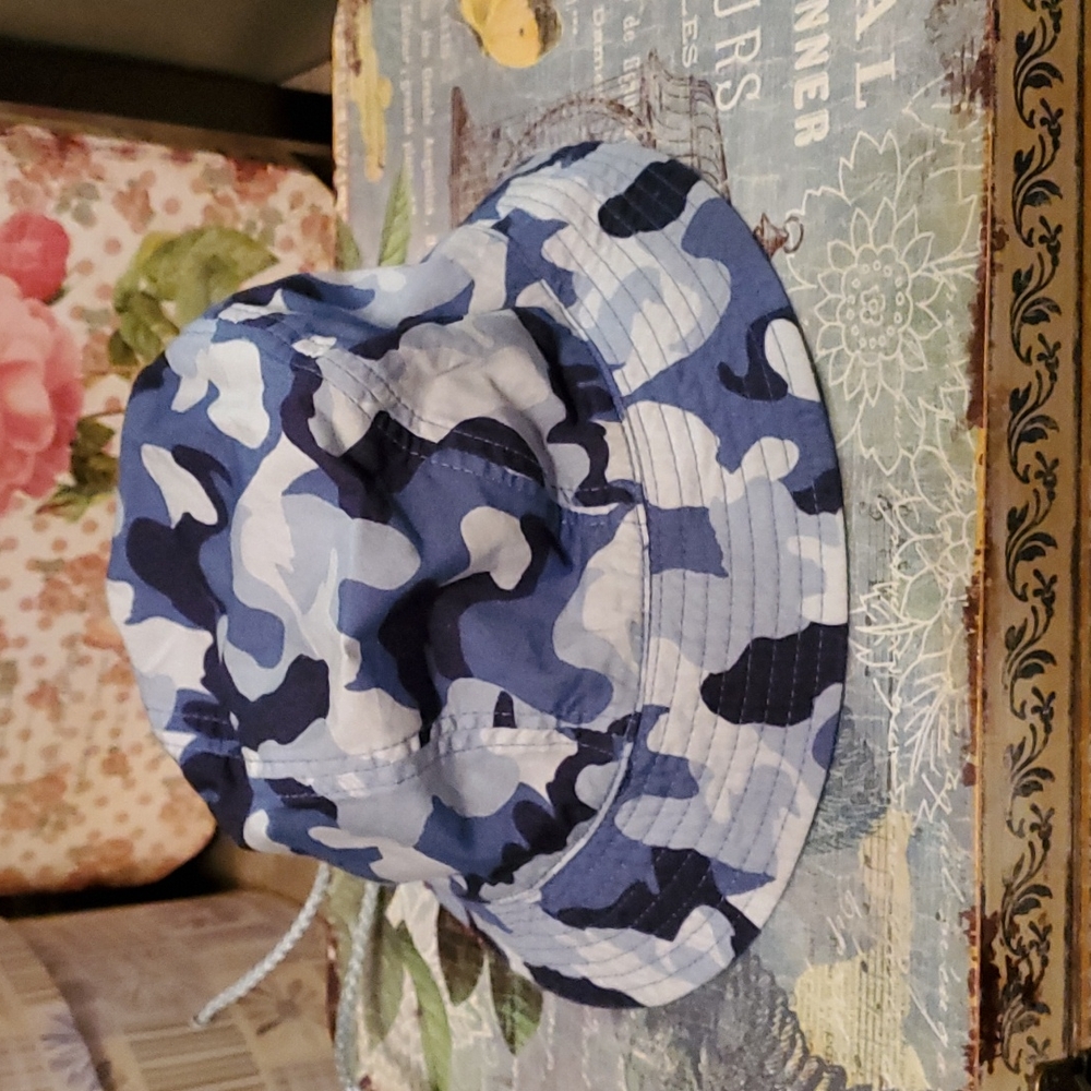 Old navy, blue camouflage bucket hat